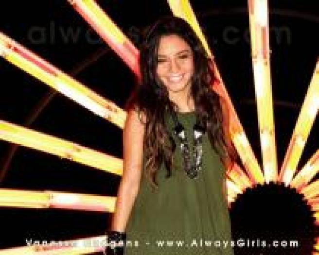 NRHSBECSNROKDEXAURX - mania hsm si vanessa