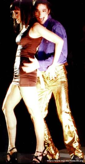 girllive3[1] - Poze Michael Jackson