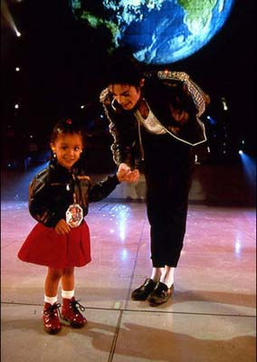 JLLVRGHEDXZSPZSVKXP - Poze Michael Jackson sh copiii