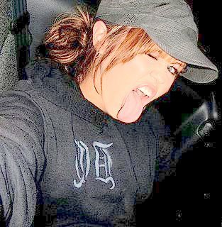 RCHHPNADSOEBMDOWCDB - Miley and hannah xoxo