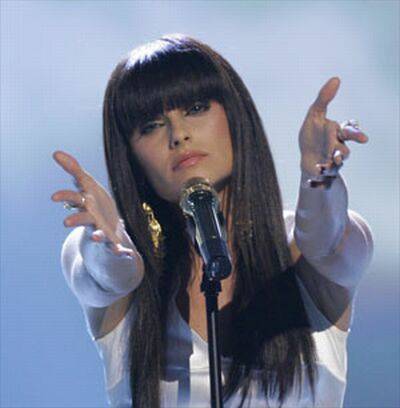 nelly-furtado_25