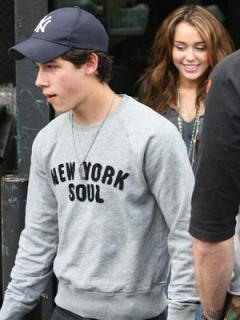 Niley (19) - Miley Cyrus - Inca il mai iubeste pe Nick Jonas