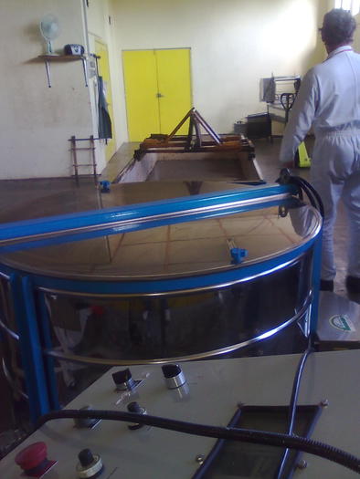 centrifuge, centripete. - ApiMondia