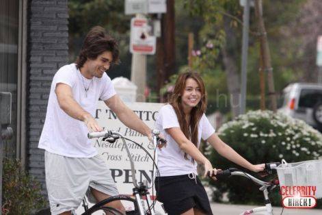 4350 - Destiny Hope Cyrus