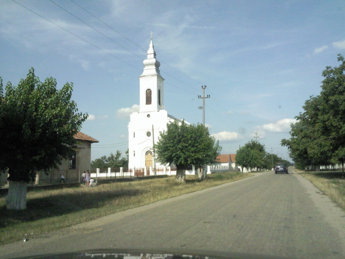 Biserica din Fiscut