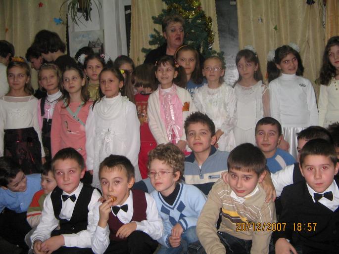 Serbare Craciun Clasa a II- B 2007 029