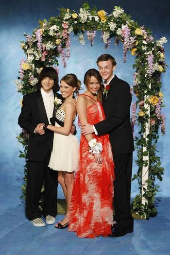 EmilyOsment_ORG-hannahmontana-season3-e69-stills003