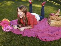 VXLHQWZJWCTRBCNDIIA - Miley the picnic