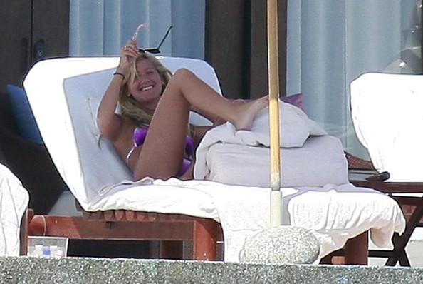 Ashley+Tisdale+Showing+Off+Bikini+Bod+Mexico+H3L-mHQniDFl