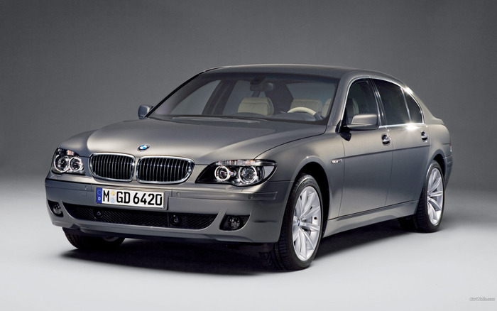 BMW_760iL-538_1680x1050