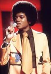 MGOEWZSJCXXRVEUWIFO - michael jackson