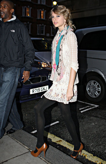 taylor-swift-11239-2