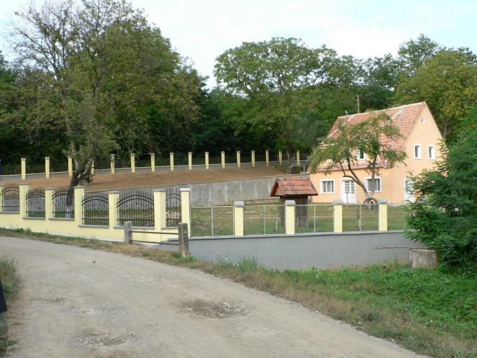 P100074