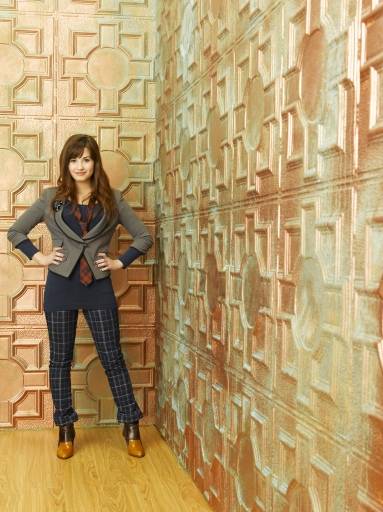 normal_SONNYWITHACHANCE_Y1_GAL_034 - demi lovato