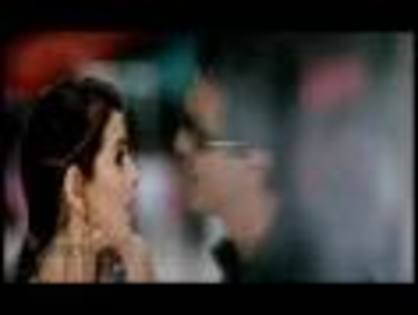 Rahul i daduse cu palma la fund Poojei