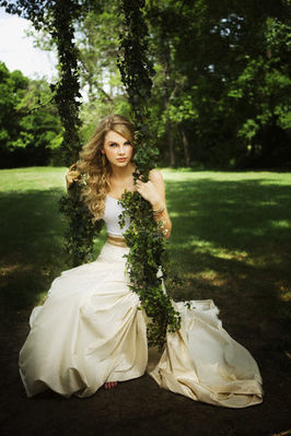 3298617745_e580ca0939 - Taylor  Swift