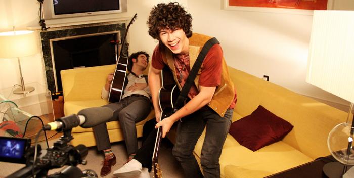 flip-11_jonas_brothers - JONAS BROTHERS