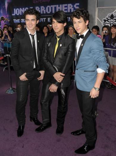 2 - JoNaS bRoThErS