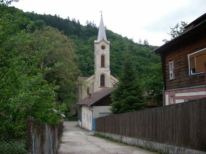 Rusca-Montana,Biserica romano catolica fondata in 1863 ,hramul Sf Bernard