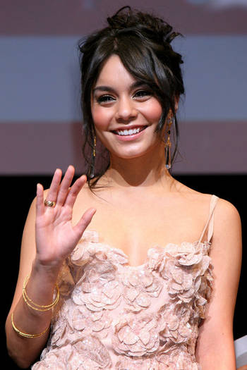 High School Musical 3 Japan Premiere 90Bgg-AdKiUl - vanessa anne hudgens