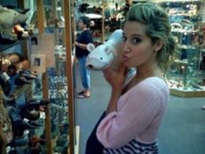 LVATBOBPPPJSLNJQMVP - ASHLEY TISDALE POZE RARE