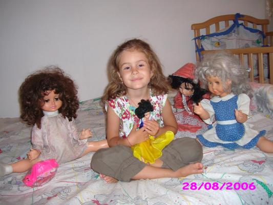 o papusa (Miruna)intre papusi1