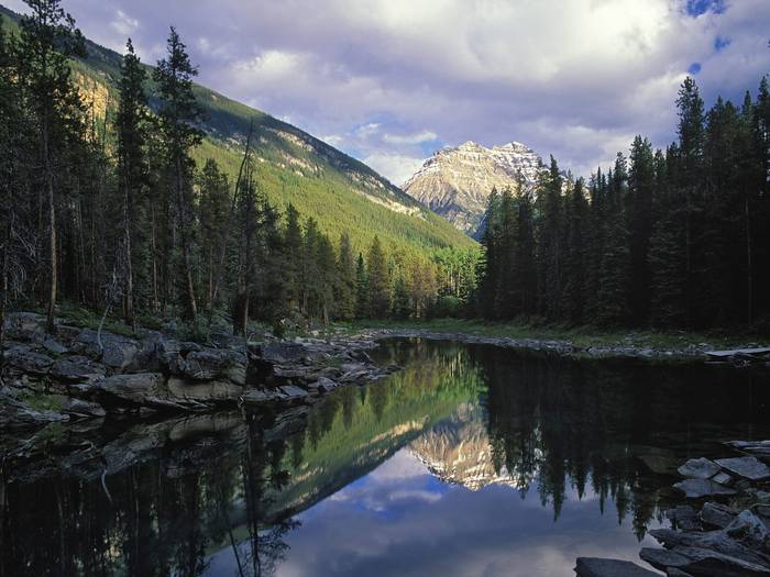 Horseshoe Lake, Jasper National Park, Canada - Canada Wallpapers