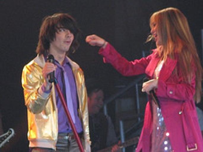 2455532435_9c773fbebf_m - Hannah Montana-Miley Cyrus