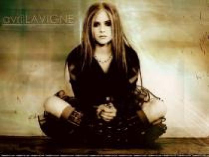 HAJACBIHPJQTVCPOOSX - alte poze cu avril lavigne