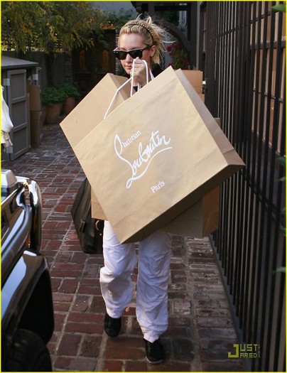 9gzntc - Ashley Tisdale