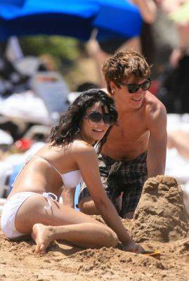 normal_zanessa_beach_candid_014 - Zac and Vanessa in Hawaii