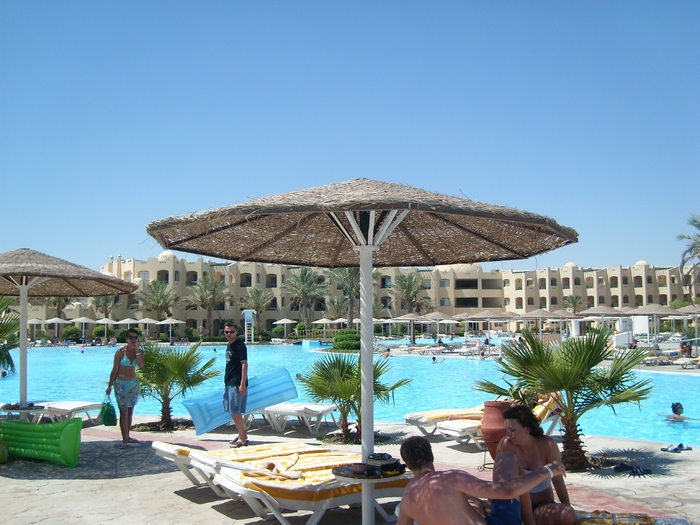 SL270907; Piscina de la hotel
