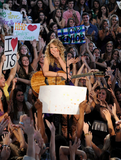 43rd+Annual+CMA+Awards+Show+uC6R2JAyR_Ml - Cat de mult o iubesc eu pe Taylor Swift