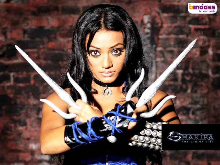 SSOAQIQQGWQNMGNIEIZ - A TA PENTRU TOTDEAUNA-Soni Singh - Surili