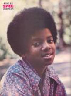 HRRJHKXHMCCAGOLLUIY - michael jackson
