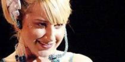 VDMDQSOMEZZCAXTGVRN - vanessa