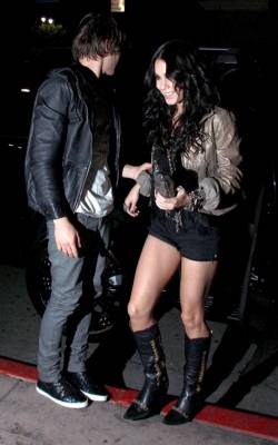 normal_031 - Zac Efron and Vanessa Hudgens and Brittany Snow out at Beso