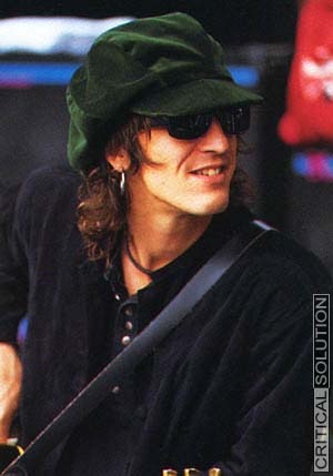 izzy18[1] - Izzy Stradlin