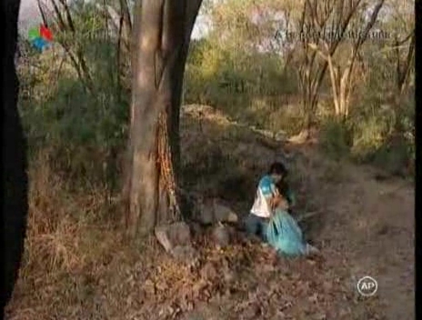 195_1_A_TA_PENTRU_TOTDEAUNA_SAGAR_SI_VIDYA_SUNT_UCISI.flv_000167766 - 0-A TA PENTRU TOTDEAUNA-capturi ep 195 Vidya shi Sagar sunt ucisi
