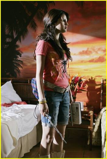 new-wizards-of-waverly-place-stills-10 - Jennifer Stone Selena Gomez Lost Subway Car