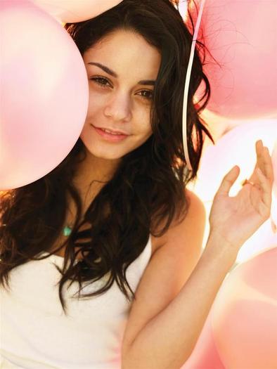 21sl9 - Vanessa Hudgens Sedinta foto