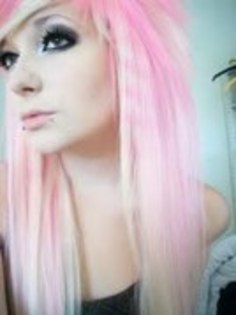 HPSPODQOVEZHGANAYNG - poze pink emo Girl