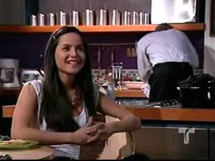 HUEEFDHKGHNRYWQXSJK - Carmen Villalobos