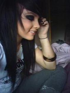 m_f357e13fdf20415cbef09cdc48a90701 - brokelle bones