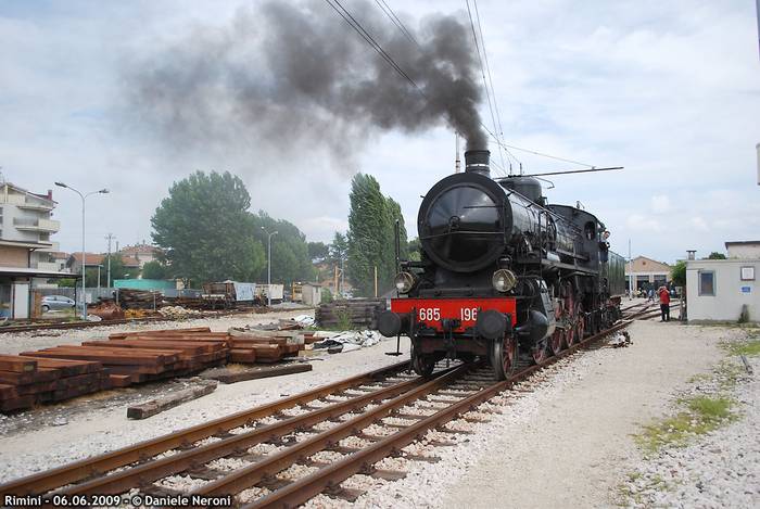 685-196 - TRENURI ITALIA