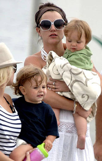 britney_boys1