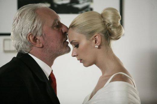 in-episodul-de-vineri-5-iunie-regina-cunoaste-familia-regala_4