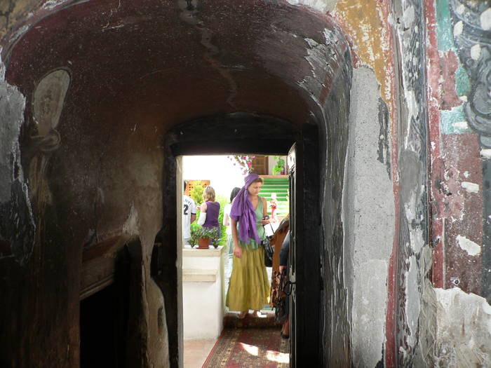 P1050333 - 2009 10-11 07 -manastirea cotmeana