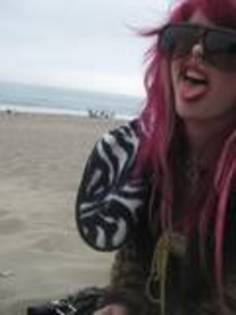 th_l_013b6889b56f4b12a9f76a183048c4e4