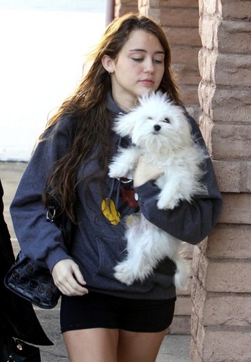 Miley+Cyrus+Heading+Recording+Studio+Jm46RghaBjRl